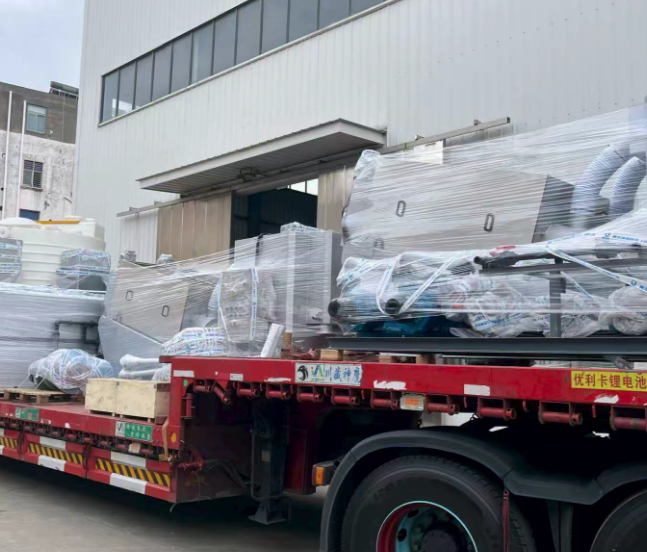 Компания Qingben Environmental успешно поставила резервуар для дозирования химикатов из полиэтилена для проекта по обезвоживанию осадка шнекового пресса в Мэйшань, Сычуань